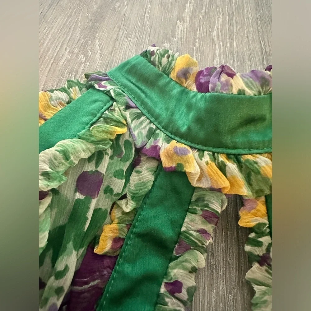 True Couture Floral Halter Top, size Small, EUC - Picture 3 of 12